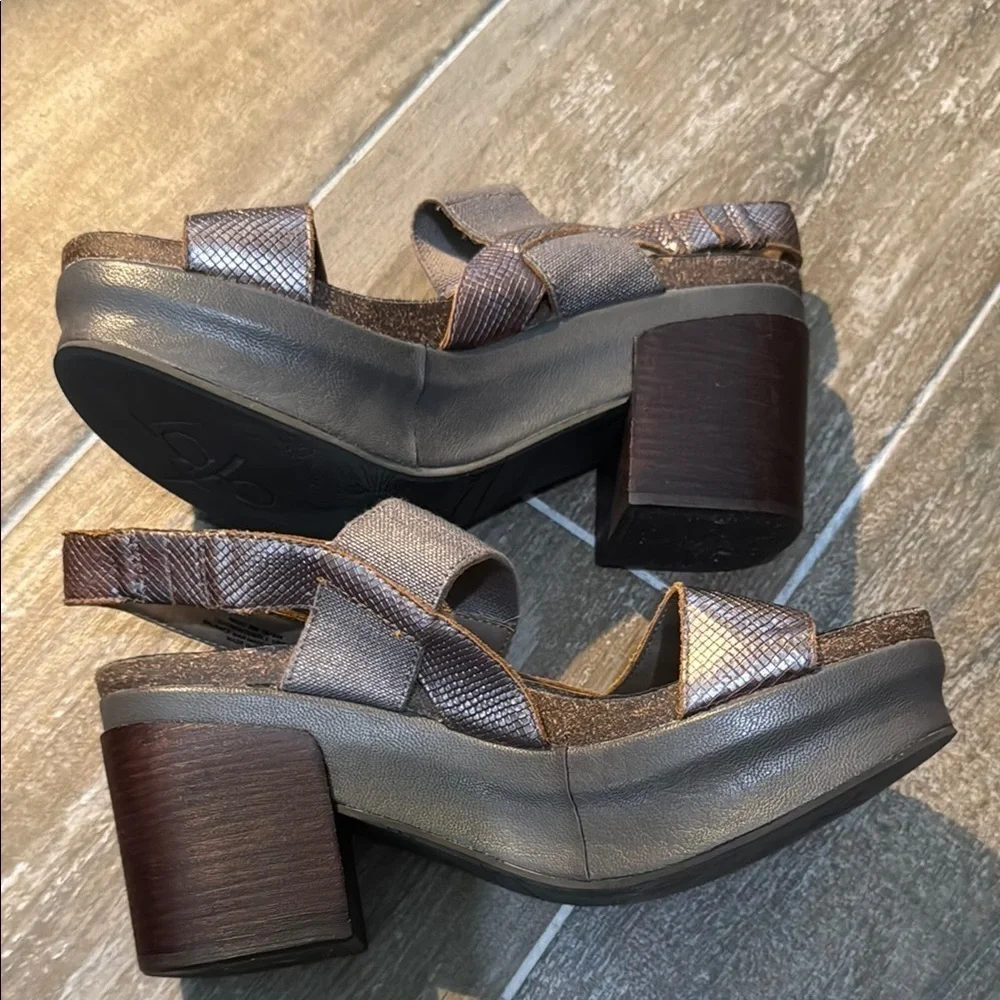 OTBT Gray Platform Shoes with Textured Strap and Chunky Heel